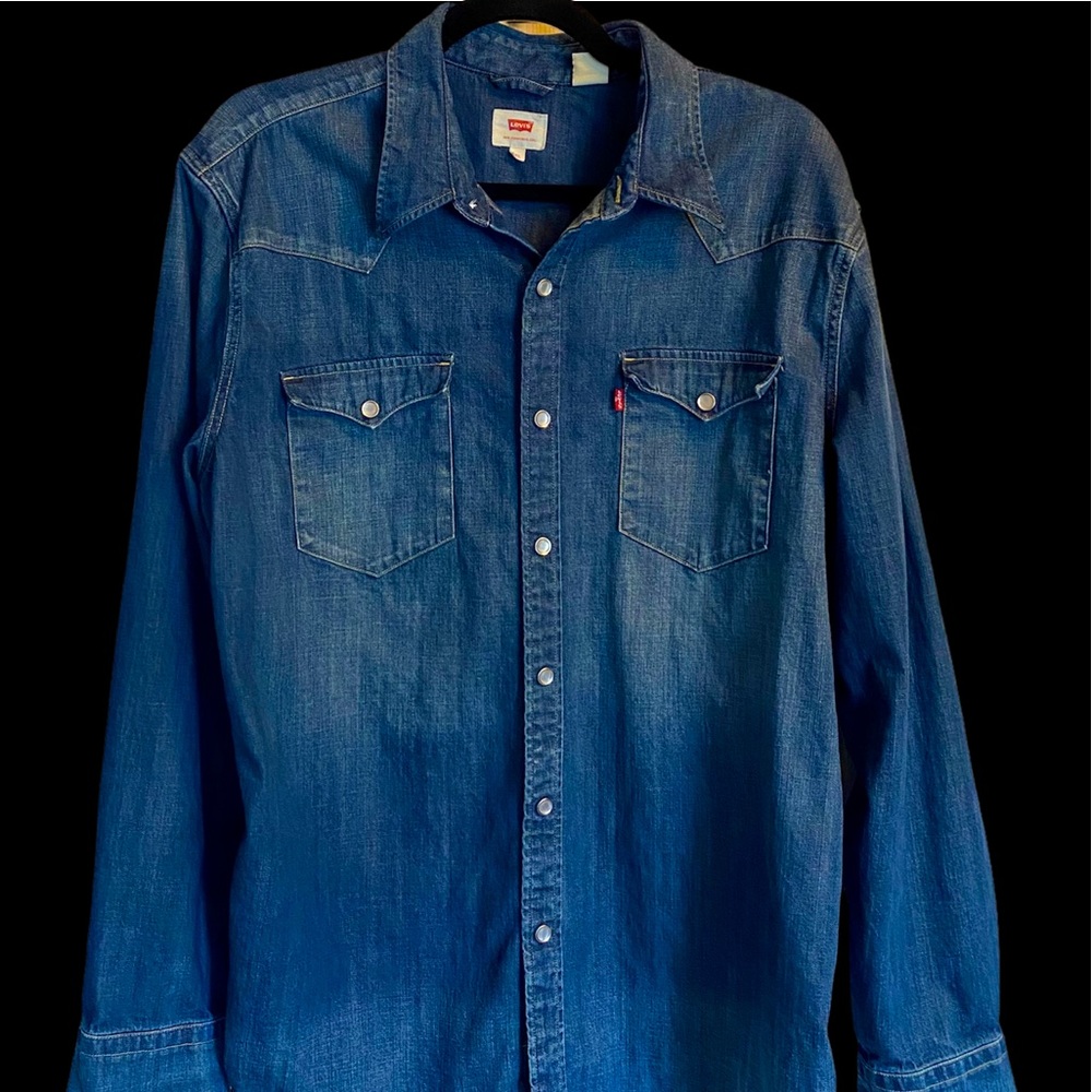 Levi’s long sleeve denim shirt with pearl buttons